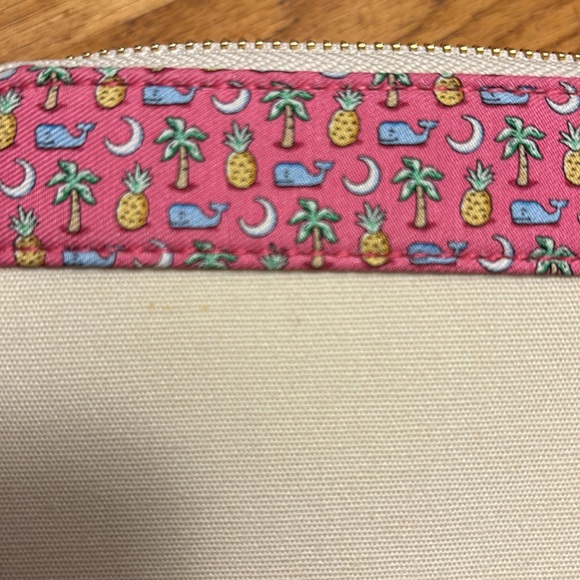Vineyard Vines Heritage Zip Around Wallet - Picture 6 of 6
